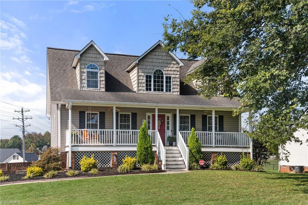 Photo of 274 Charleston Ridge Drive, Mocksville, NC 27028 (MLS # 1239377)