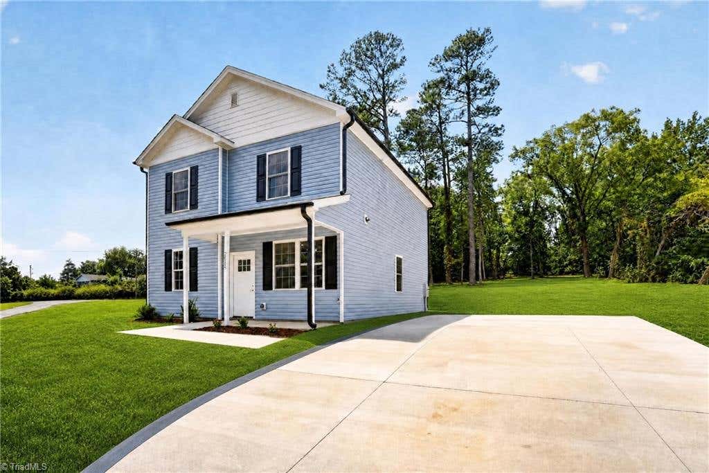 Photo of 2822 Uwharrie Road, Archdale, NC 27263 (MLS # 1230349)