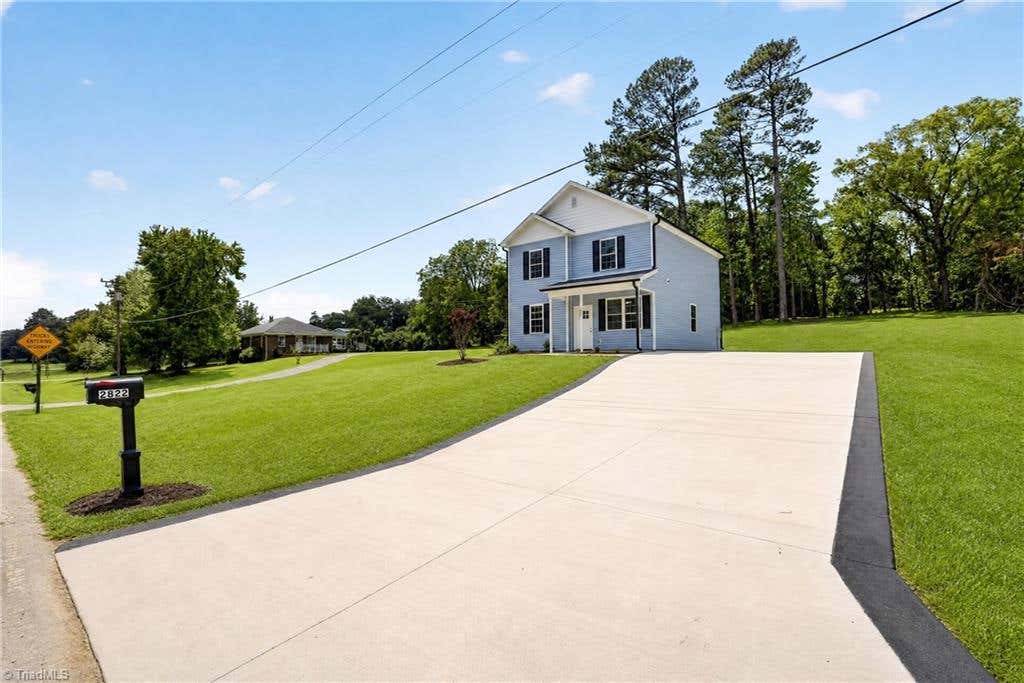 Photo of 2822 Uwharrie Road, Archdale, NC 27263 (MLS # 1230349)