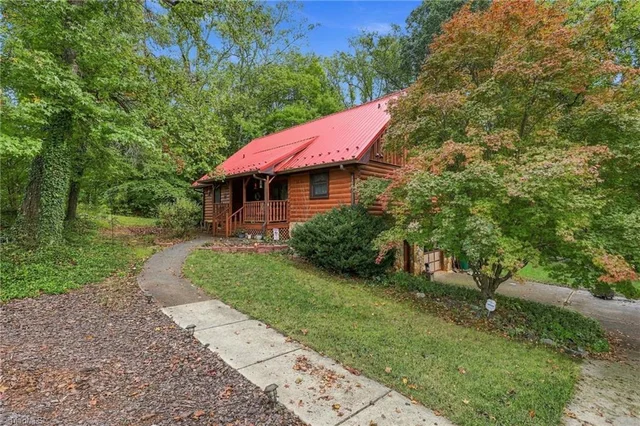 180 Webster Road, photo 3 of 46