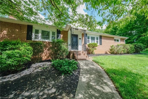 Homes For Sale - 241 Commonwealth Drive<br/> Forsyth County, Winston-Salem, NC 27104