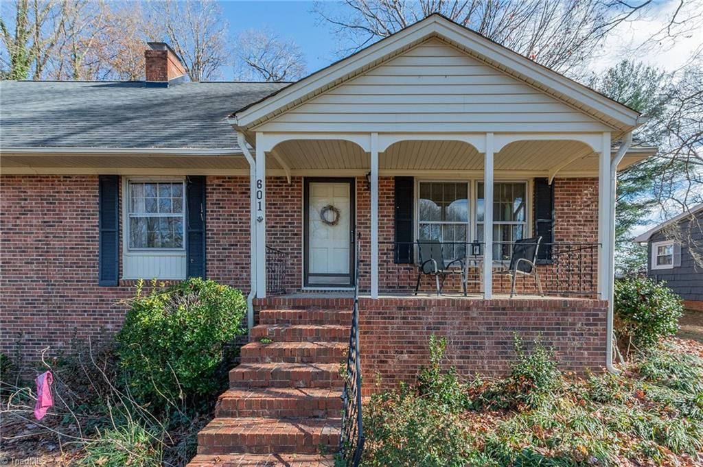 Photo of 601 Longview Drive, Thomasville, NC 27360 (MLS # 1203845)