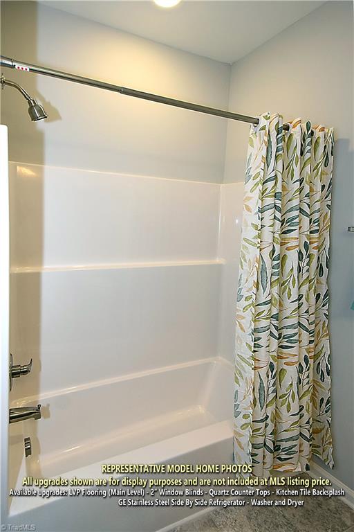 Greensboro, North Carolina 27405, United States, 3 Bedrooms Bedrooms, ,3 BathroomsBathrooms,Residential,Active,195546