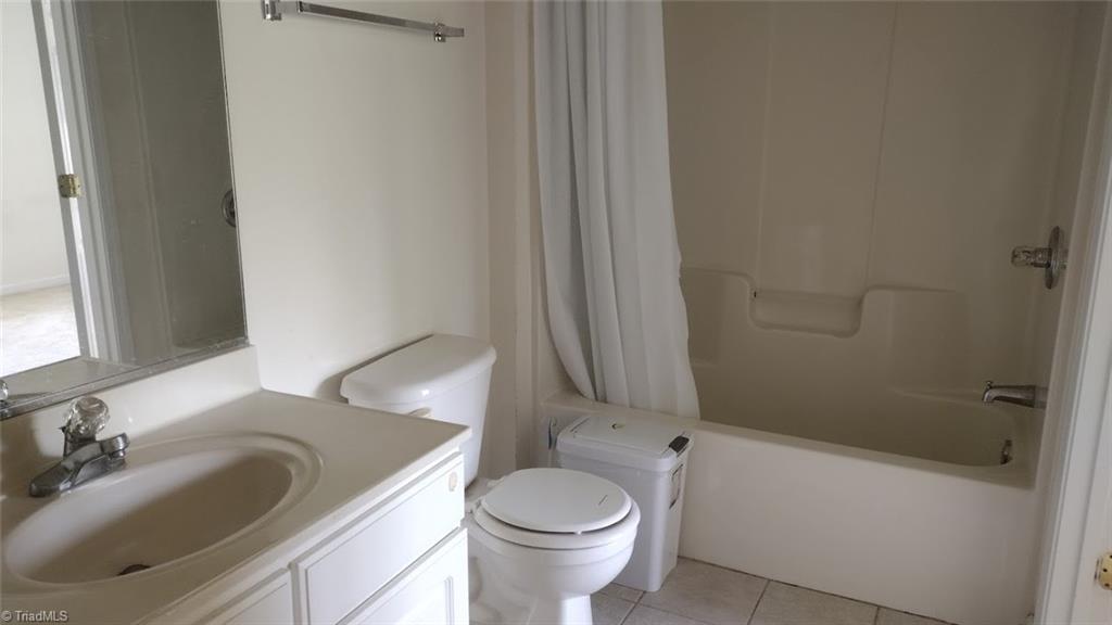 3724 Spanish Peak Drive #2B, High Point, North Carolina image 31