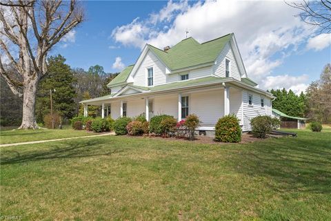 A home in Pfafftown