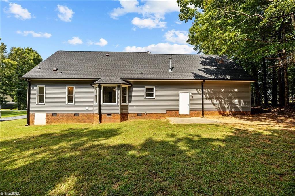 814 N Greenbriar Street, Liberty, North Carolina image 27