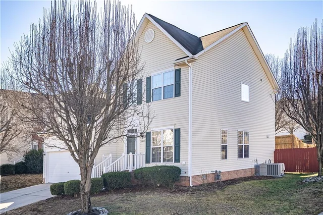 3809 Parkway Vista Road, photo 3 of 45