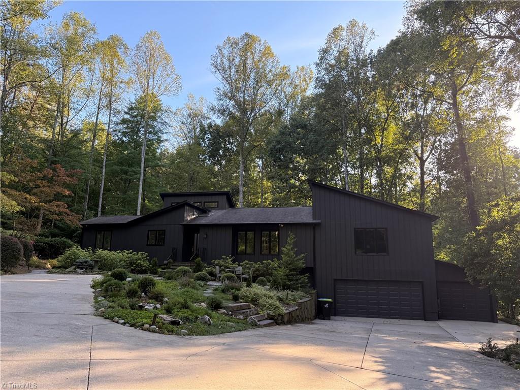 Photo of 8005 Eastridge Road, Oak Ridge, NC 27310 (MLS # 1237553)