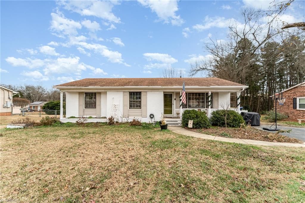 Photo of 713 Lake Drive, Kernersville, NC 27284 (MLS # 1204474)