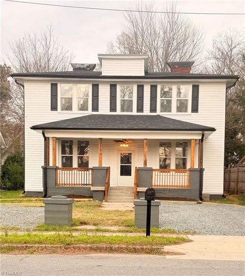 Homes For Sale - 524 Boyd Street<br/> Rockingham County, Reidsville, NC 27320