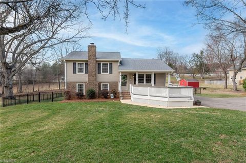 110 Summerglen Drive Lewisville NC 27023