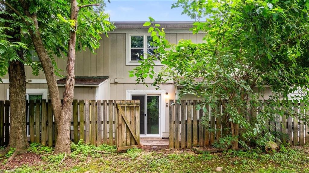 Greensboro, North Carolina 27409, United States, 2 Bedrooms Bedrooms, ,3 BathroomsBathrooms,Residential,Active,176884