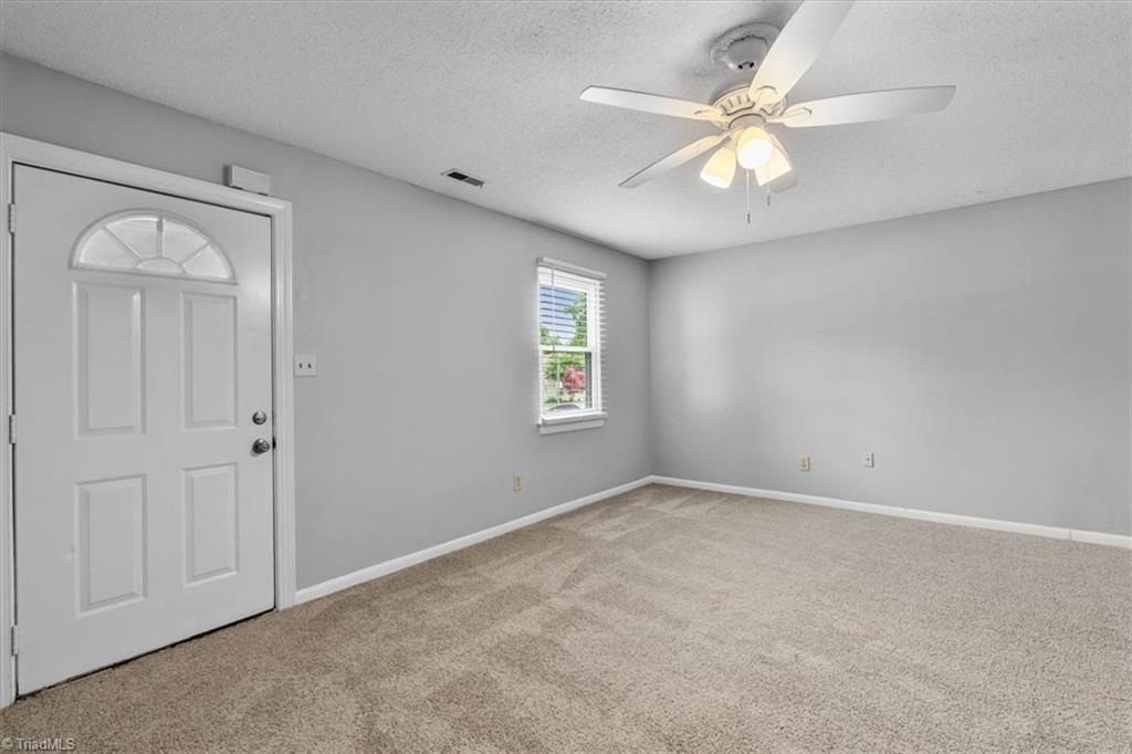 Greensboro, North Carolina 27409, United States, 2 Bedrooms Bedrooms, ,3 BathroomsBathrooms,Residential,Active,176884