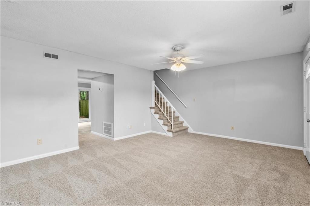 Greensboro, North Carolina 27409, United States, 2 Bedrooms Bedrooms, ,3 BathroomsBathrooms,Residential,Active,176884