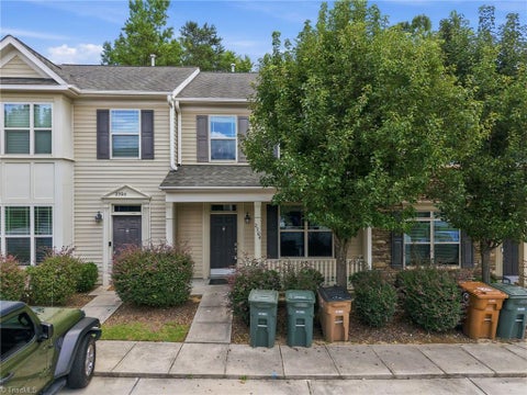 Townhouse For Sale - 2304 Owls Nest Trail<br/> Greensboro, NC 27301