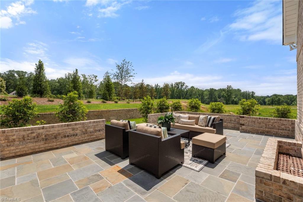 Winston-Salem, North Carolina 27106, United States, 4 Bedrooms Bedrooms, ,3 BathroomsBathrooms,Residential,Active,88650