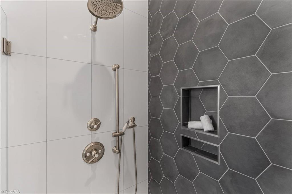 Winston-Salem, North Carolina 27106, United States, 4 Bedrooms Bedrooms, ,3 BathroomsBathrooms,Residential,Active,88650