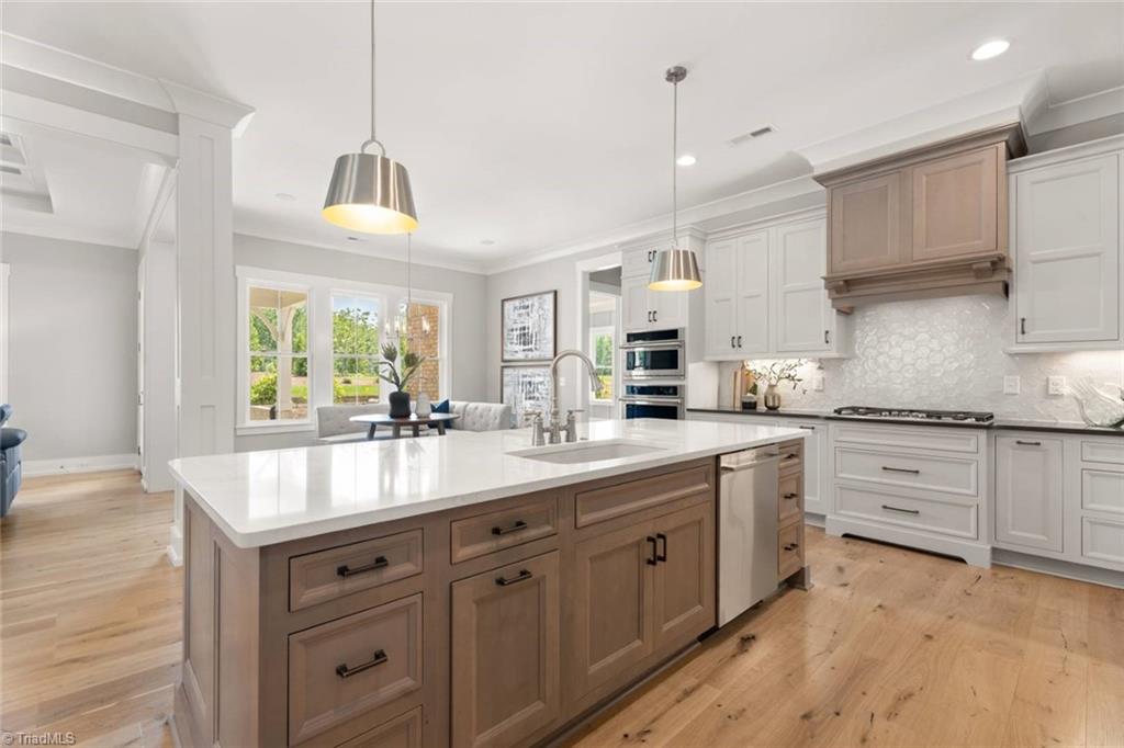 Winston-Salem, North Carolina 27106, United States, 4 Bedrooms Bedrooms, ,3 BathroomsBathrooms,Residential,Active,88650