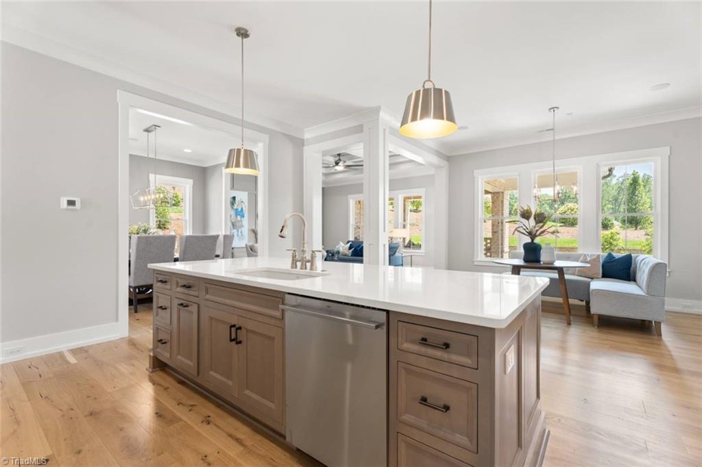 Winston-Salem, North Carolina 27106, United States, 4 Bedrooms Bedrooms, ,3 BathroomsBathrooms,Residential,Active,88650