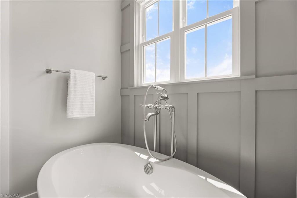 Winston-Salem, North Carolina 27106, United States, 4 Bedrooms Bedrooms, ,3 BathroomsBathrooms,Residential,Active,88650