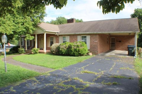 Multifamily For Sale - 234 Hylton Street<br/> Mount Airy, NC 27030