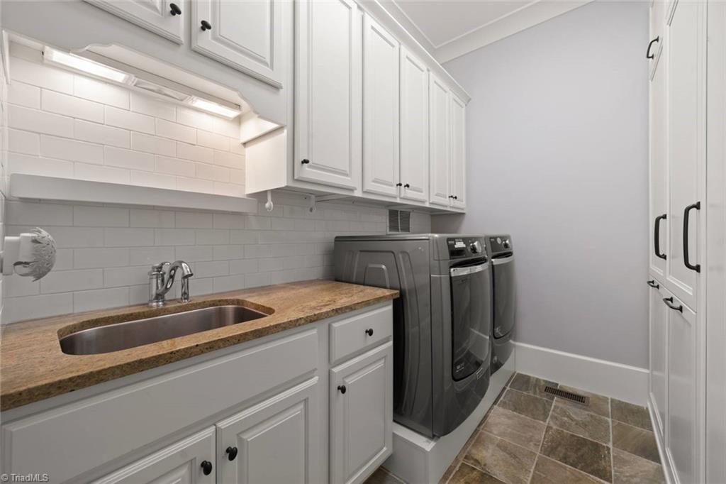 3105 Wynnewood Drive, Greensboro, North Carolina image 32