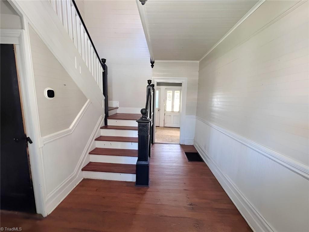 Photo of 202 E Central Avenue, Catawba, NC 28609 (MLS # 1212840)