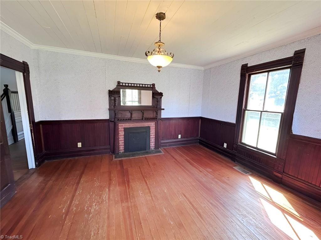 Photo of 202 E Central Avenue, Catawba, NC 28609 (MLS # 1212840)