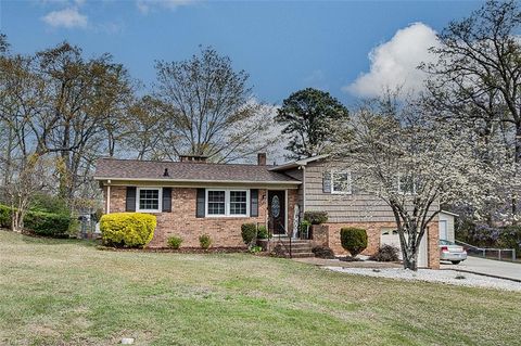 Homes For Sale - 218 Barber Street<br/> Randolph County, Asheboro, NC 27203