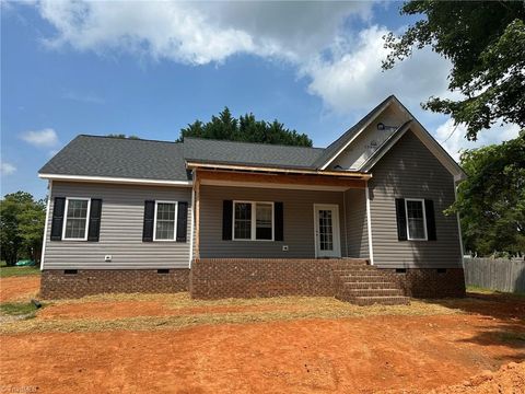 130 S Valley Street Liberty NC 27298