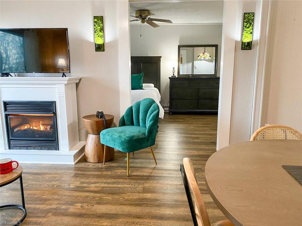 103 Mid Holiday Lane, Beech Mountain, North Carolina image 2