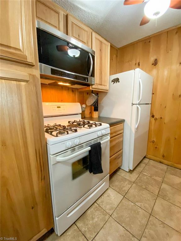 103 Mid Holiday Lane, Beech Mountain, North Carolina image 12