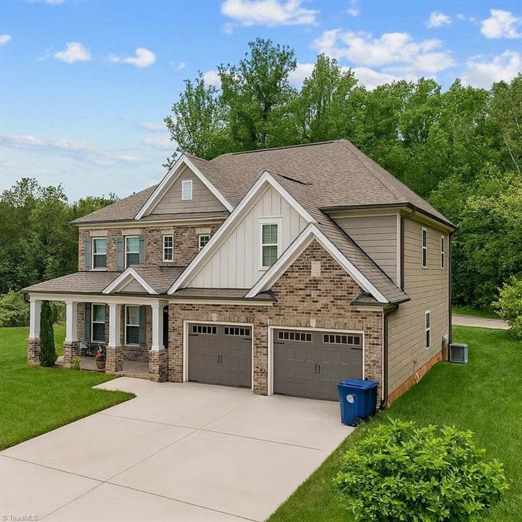 Photo of 420 Burkes Crossing Drive, Winston-Salem, NC 27104 (MLS # 1217579)