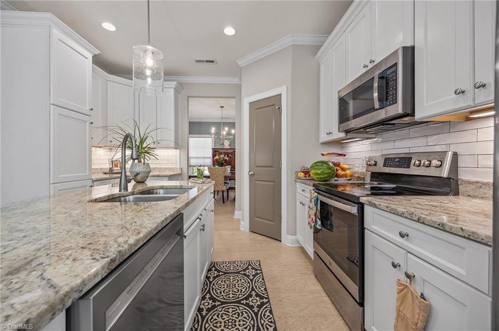 Photo of 420 Burkes Crossing Drive, Winston-Salem, NC 27104 (MLS # 1217579)