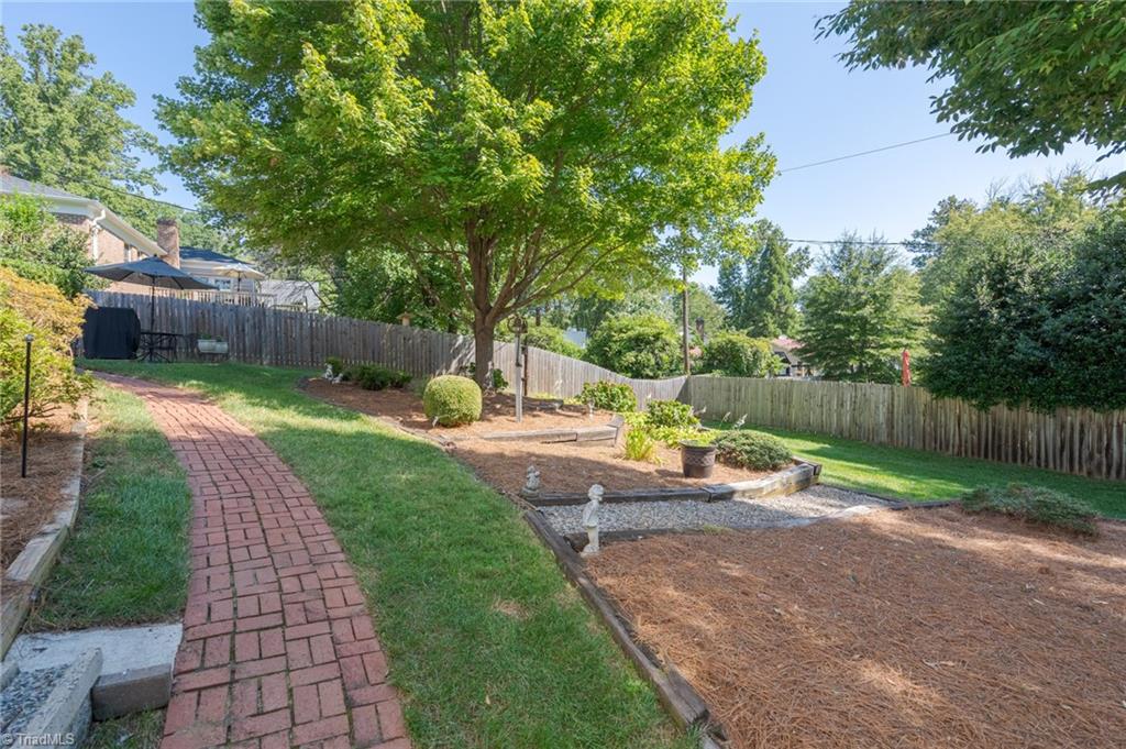 2006 Tennyson Drive, Greensboro, North Carolina image 36