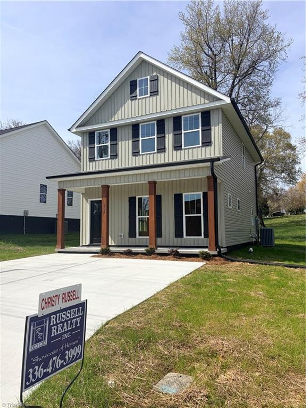 Photo of 14 W Colonial Drive, Thomasville, NC 27360 (MLS # 1214116)