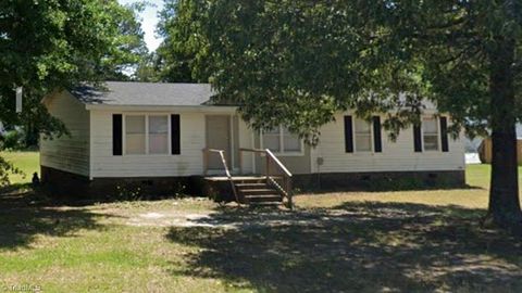 Homes For Sale - 102 Sami Street<br/> Wayne County, Goldsboro, NC 27530