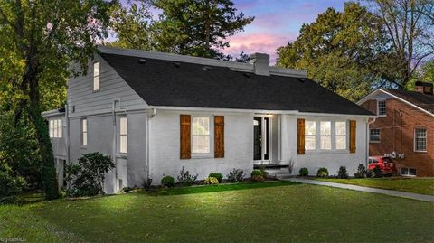 Homes For Sale - 803 Sunset Drive<br/> High Point, NC 27262