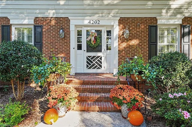 4202 Hobbs Road, photo 2 of 50