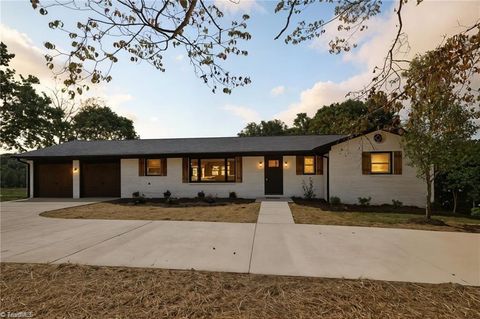 756 Spainhour Road King NC 27021