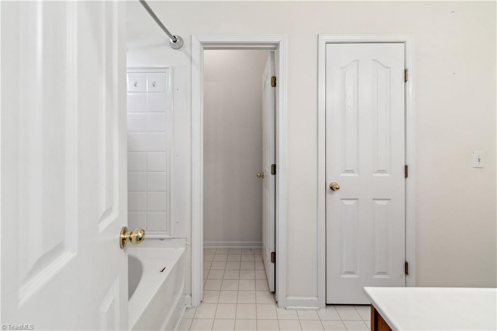 4145 Tarrant Trace Circle, High Point, North Carolina image 25