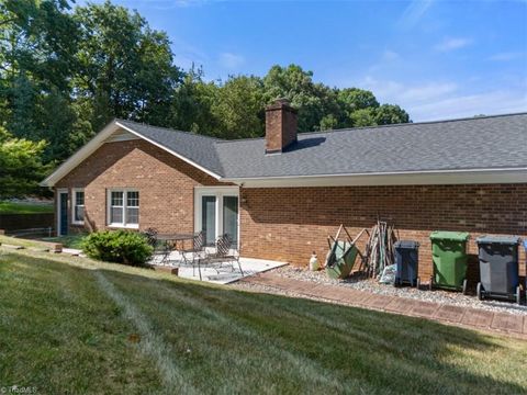 A home in Kernersville