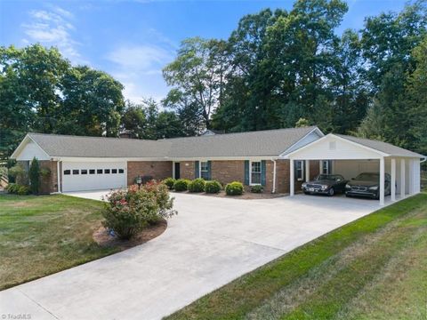 A home in Kernersville