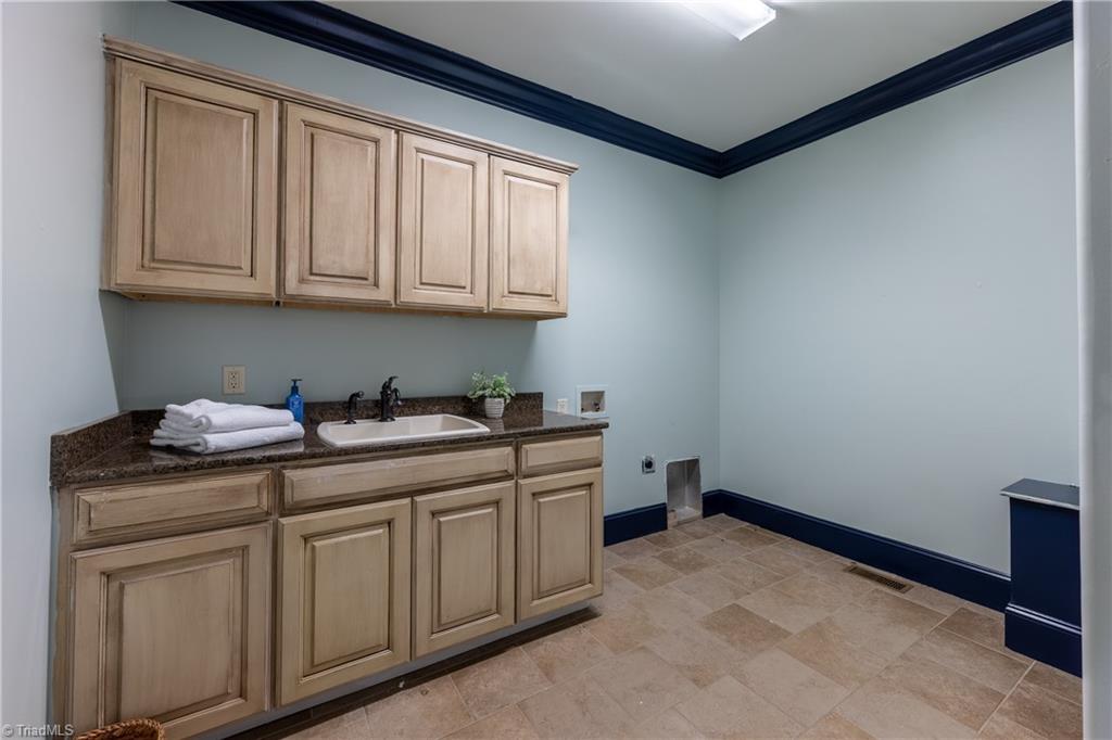 1352 Trafalgar Drive, High Point, North Carolina image 19