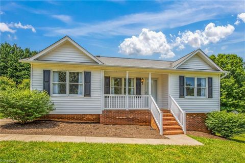 Single Family Residence in King NC 126 Marie Drive.jpg