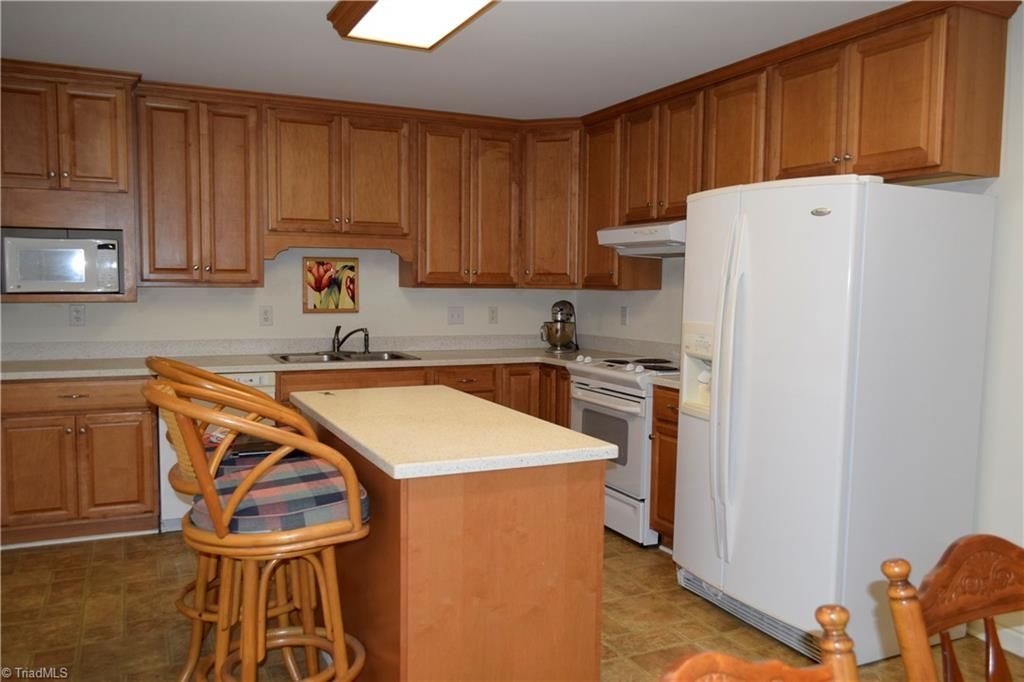 Photo of 652 Country Lane, Pelham, NC 27311 (MLS # 1216369)