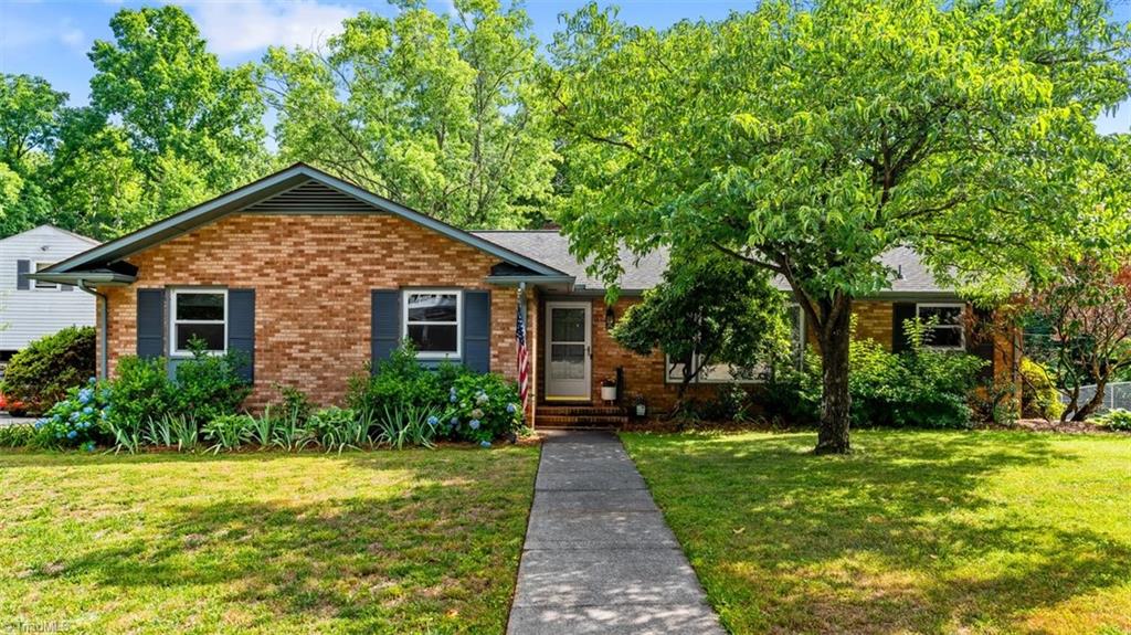 Photo of 2654 London Lane, Winston-Salem, NC 27103 (MLS # 1225165)