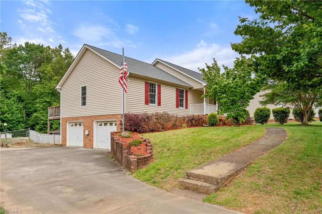 Photo of 1120 Woodbury Road, King, NC 27021 (MLS # 1219020)