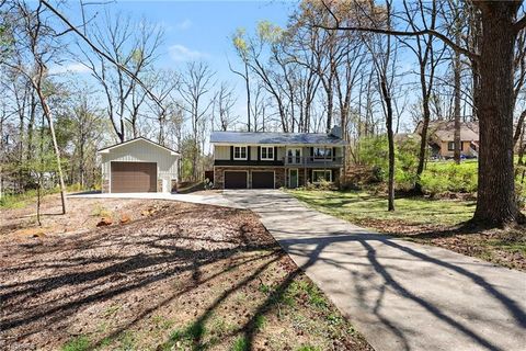 Homes For Sale - 154 Wills Road<br/> Davie County, Advance, NC 27006