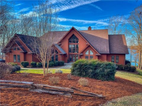 Homes For Sale - 2288 Rocky Cove Lane<br/> Denton, NC 27239